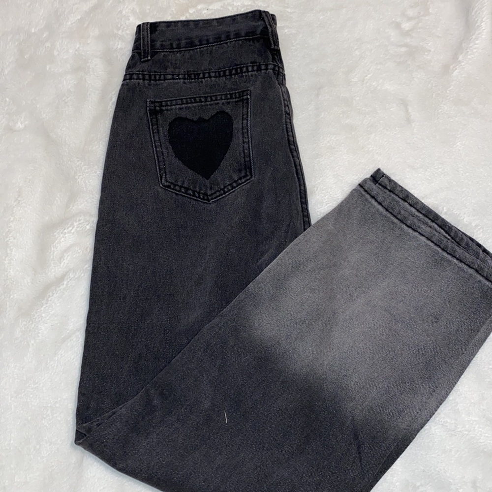 Black high waisted jeans fake heart back pockets - Picture 3 of 11